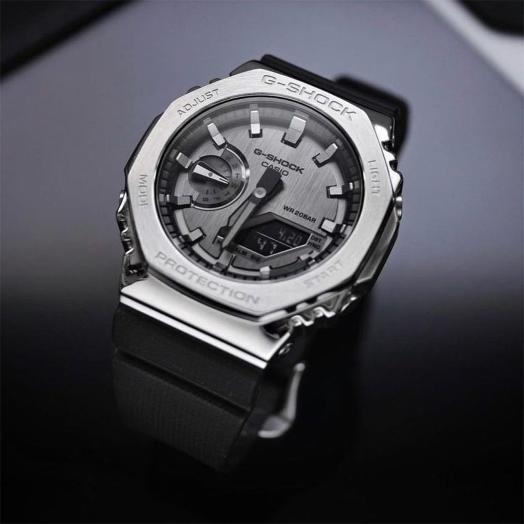 G-SHOCK GM 2100 SILVER BLACK PRIMIUM QUILTY WATCH