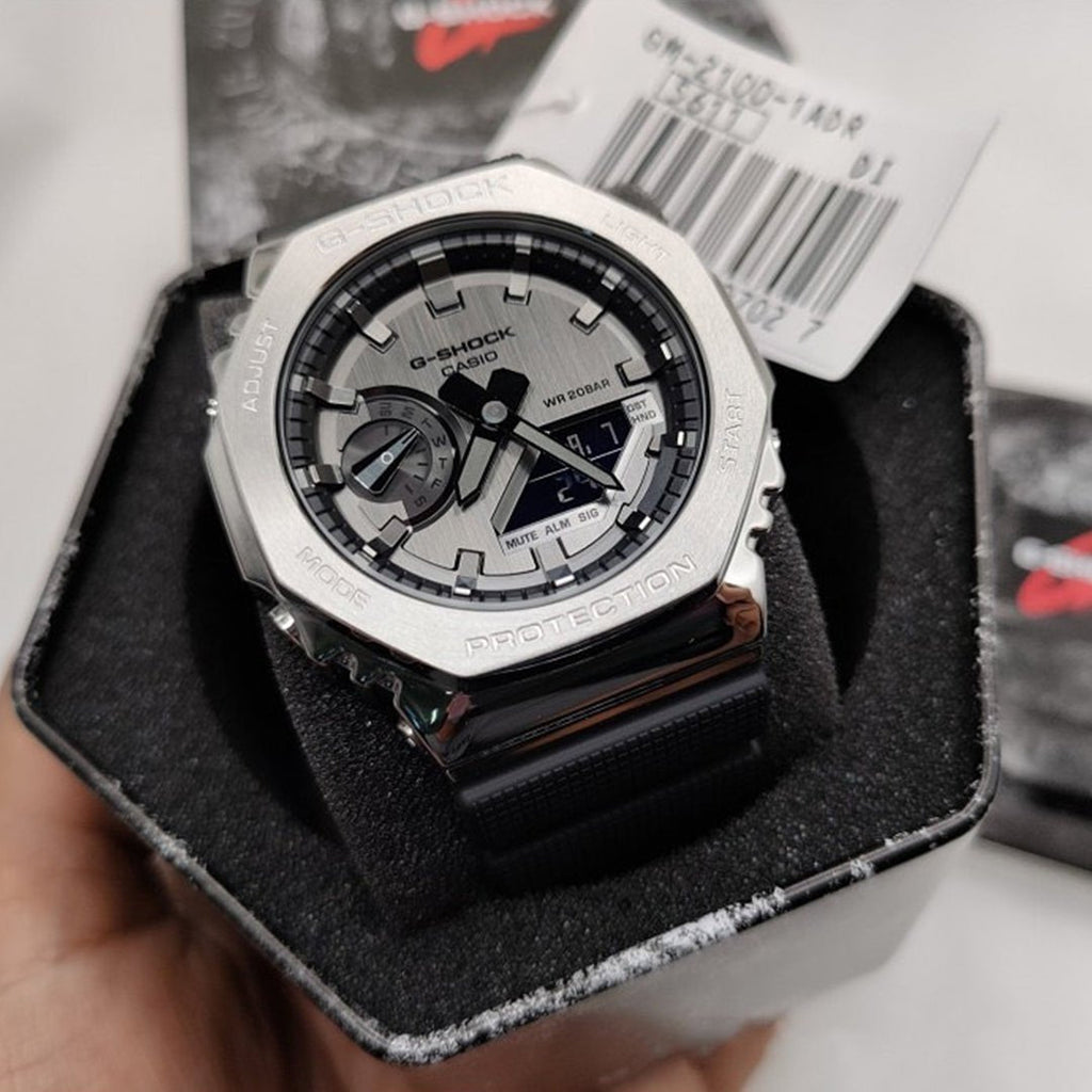 G-SHOCK GM 2100 SILVER BLACK PRIMIUM QUILTY WATCH