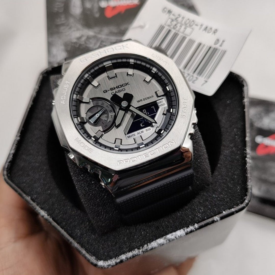 G-SHOCK GM 2100 SILVER BLACK PRIMIUM QUILTY WATCH